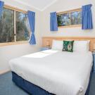 Easts Moruya Accommodation Poolside Cabin 900px Jul 19 0010
