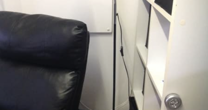 Moruya Van Sale F512 1200px 0000